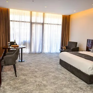 4* Отель Monarch
